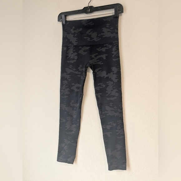 Spanx Blue Camo Knit High Rise Seamless Leggings Size M Shaping - Picture 6 of 10